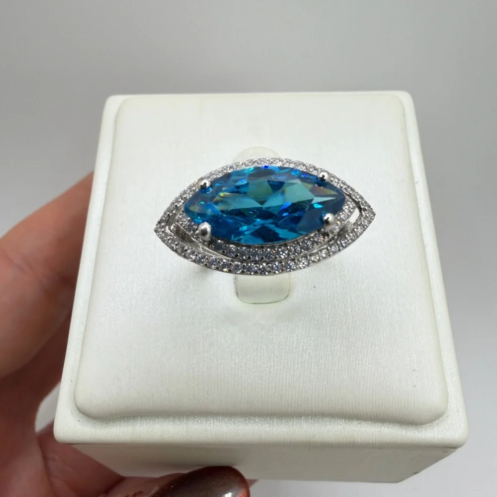 14x7mm East/West Marquise cut Blue ICE CZ w/ cz accent‎ ring in sterling silver!